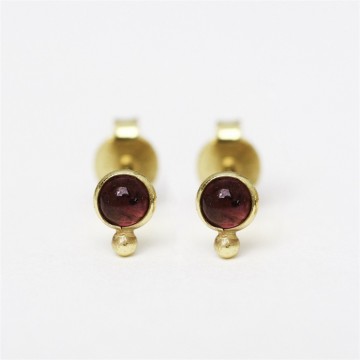 Muja Juma D-Earring Stud 3MM Round Dot Garnet