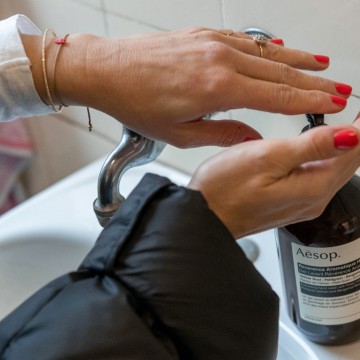 Betty Bogaers Resin Star Bracelet Gold Plated NEON PINK